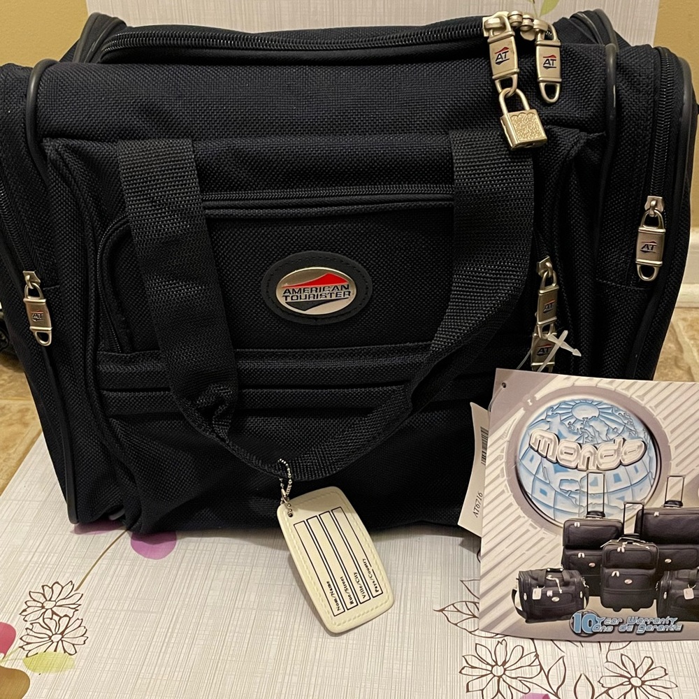 American Tourister Black Carry On Bag NWT